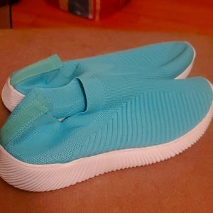 Turquoise sneaker